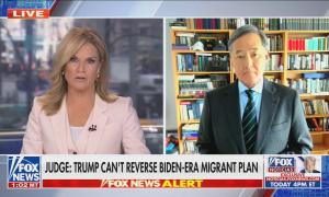 still of MacCallum, John Yoo; chyron: Judge: Trump can't reverse Biden-era migrant plan